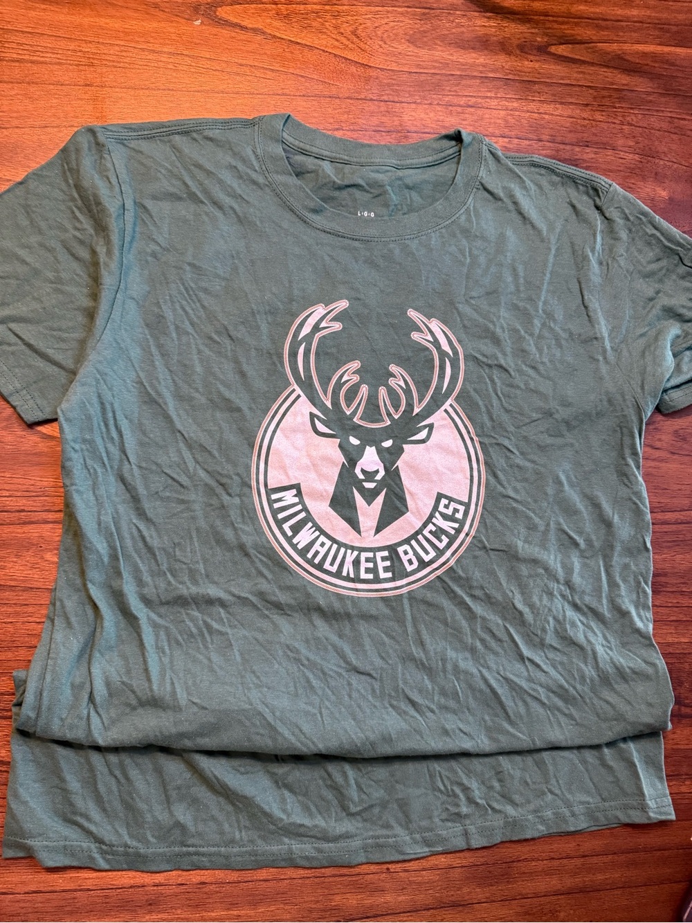 Green Milwaukee Bucks Crew Neck T-Shirt